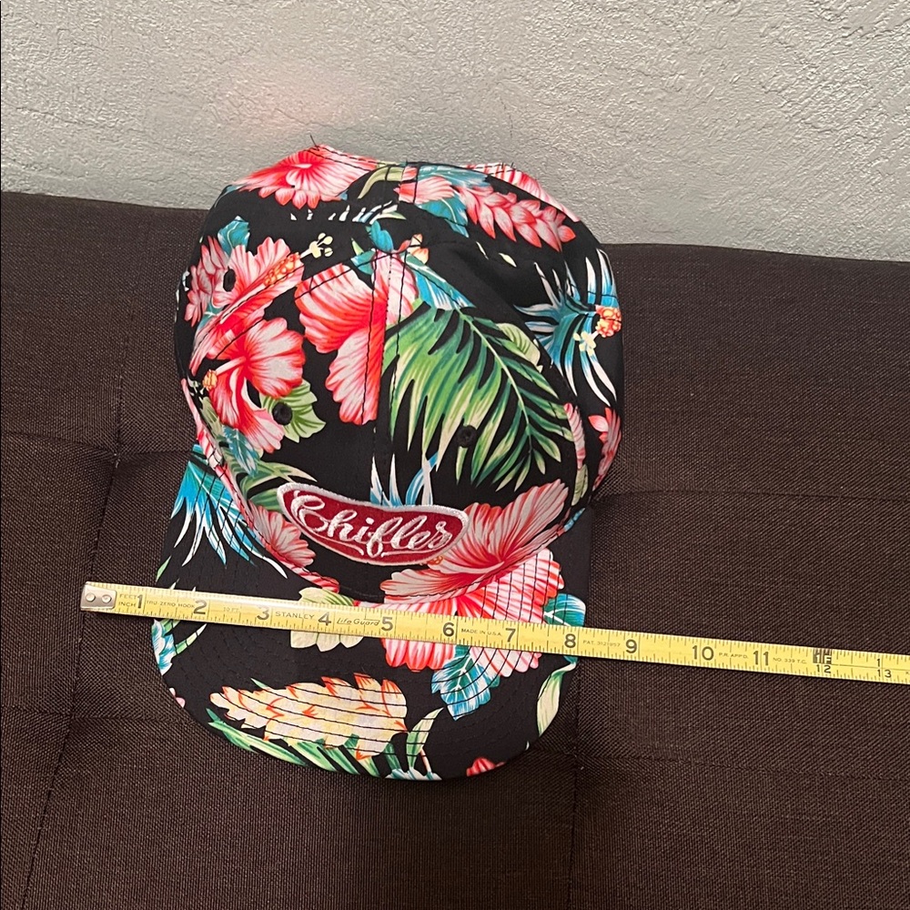 #1468** Unisex’s Floral Cap - Vibrant Red and Green - Picture 3 of 11